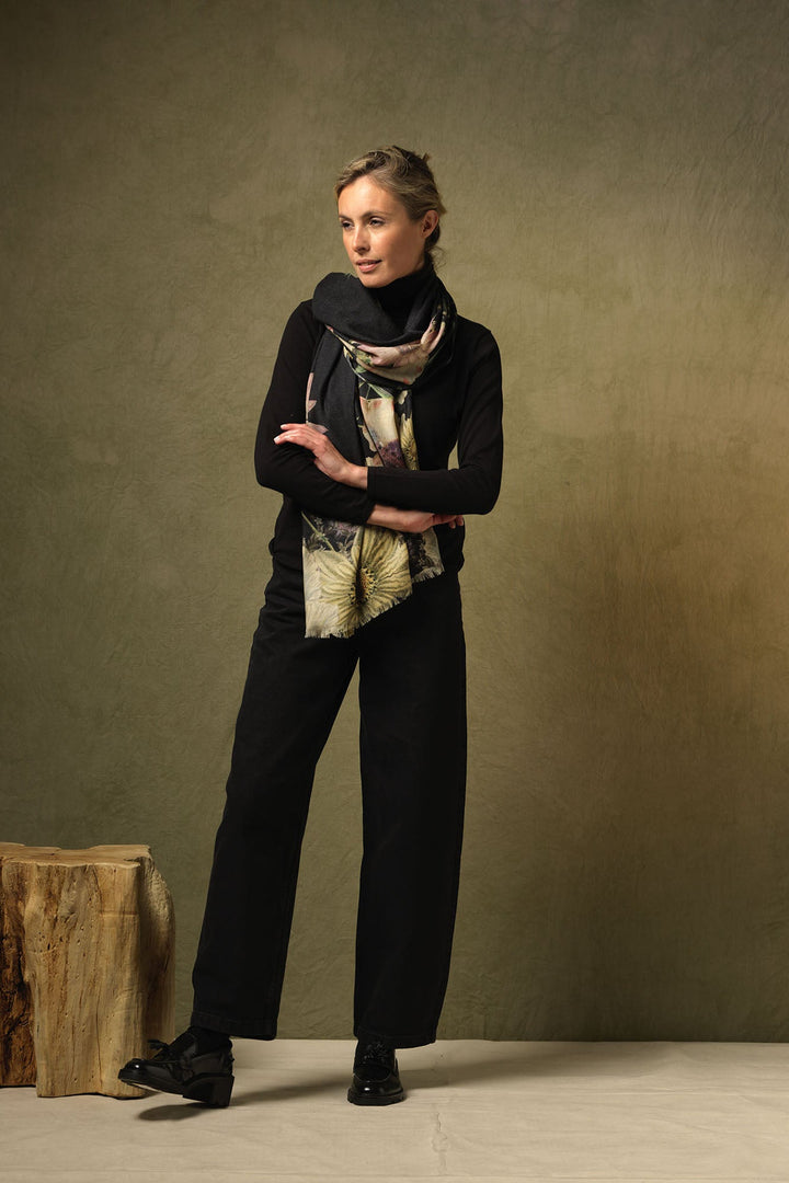 Daisy Black Wool Scarf