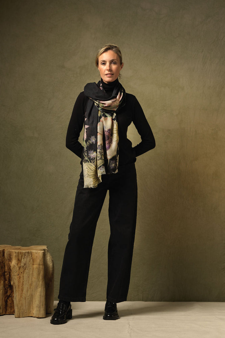 Daisy Black Wool Scarf