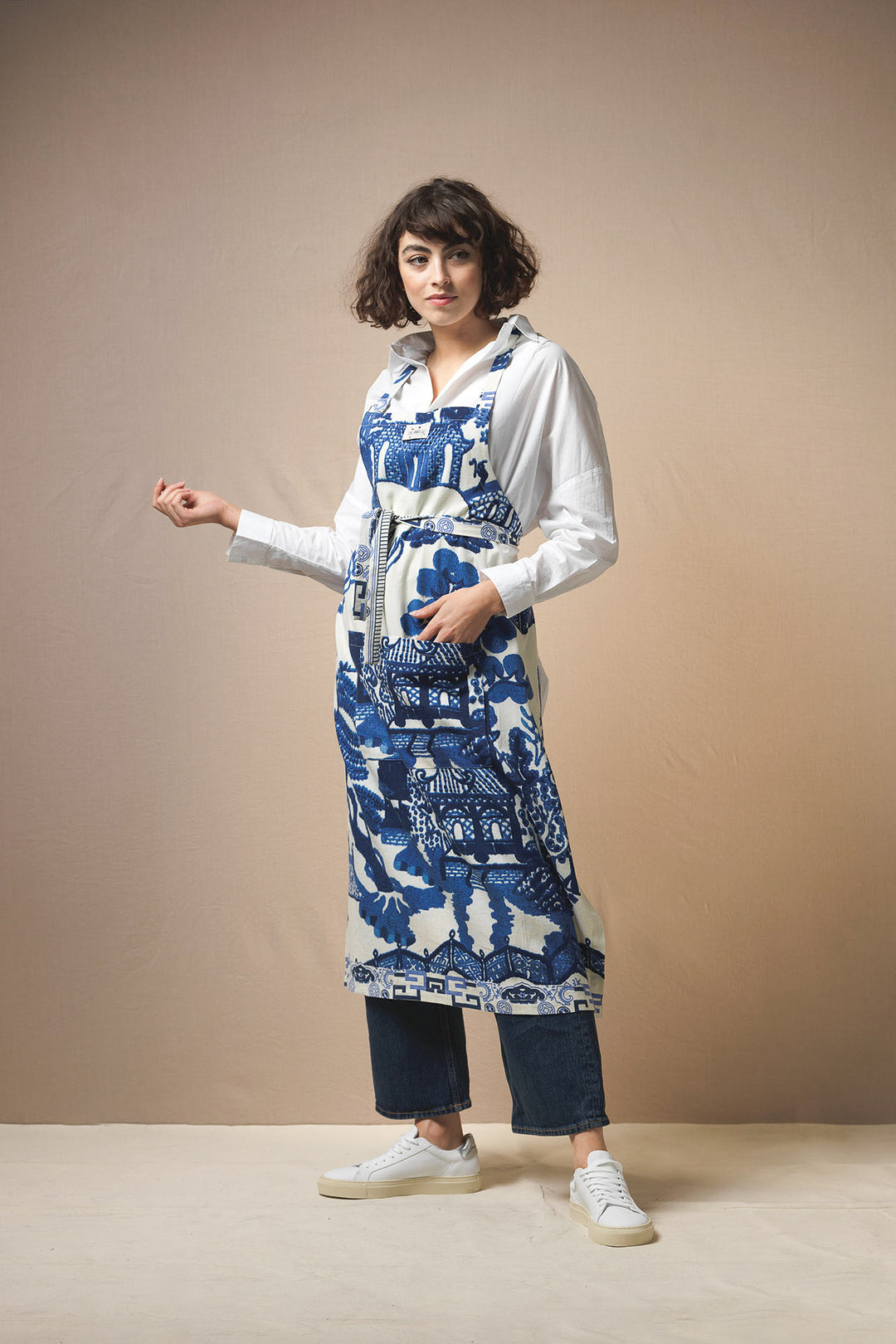 Giant Willow Blue Apron