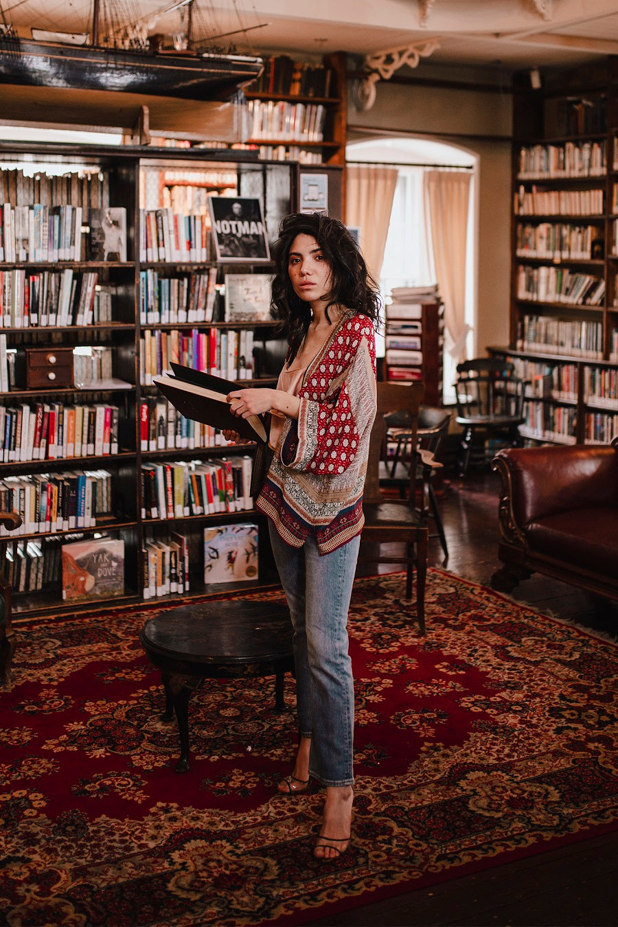 One Hundred Stars Moorish Burgundy Kimono- Our bestselling kimono jackets have loose ¾ length sleeves, an open front and a lightly embroidered lapel. Pair with a matching camisole and your favourite jeans in summer or layer over a polo neck during the cooler months.