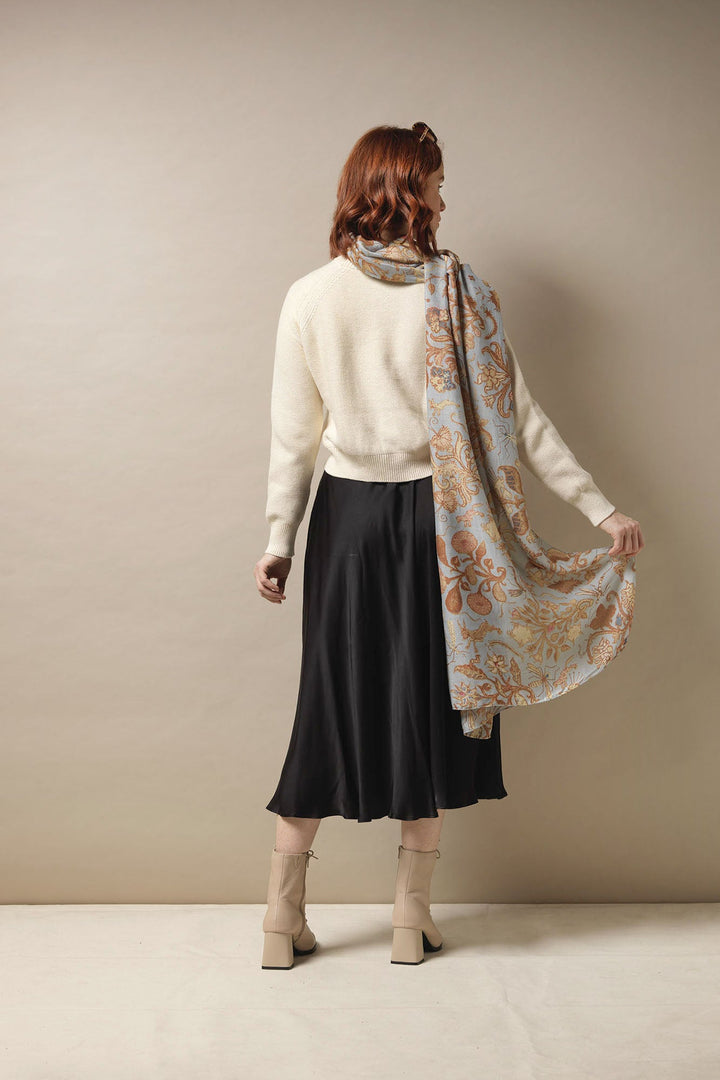 Tudor Rose Grey Scarf