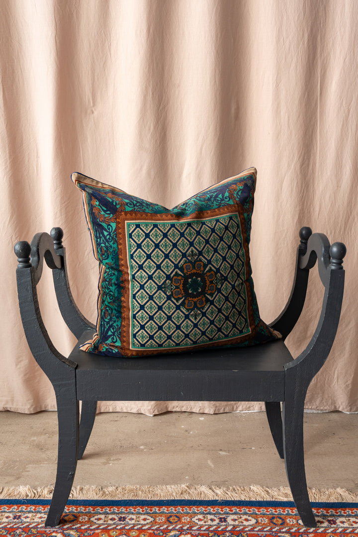 Amulet Emerald Velvet Cushion