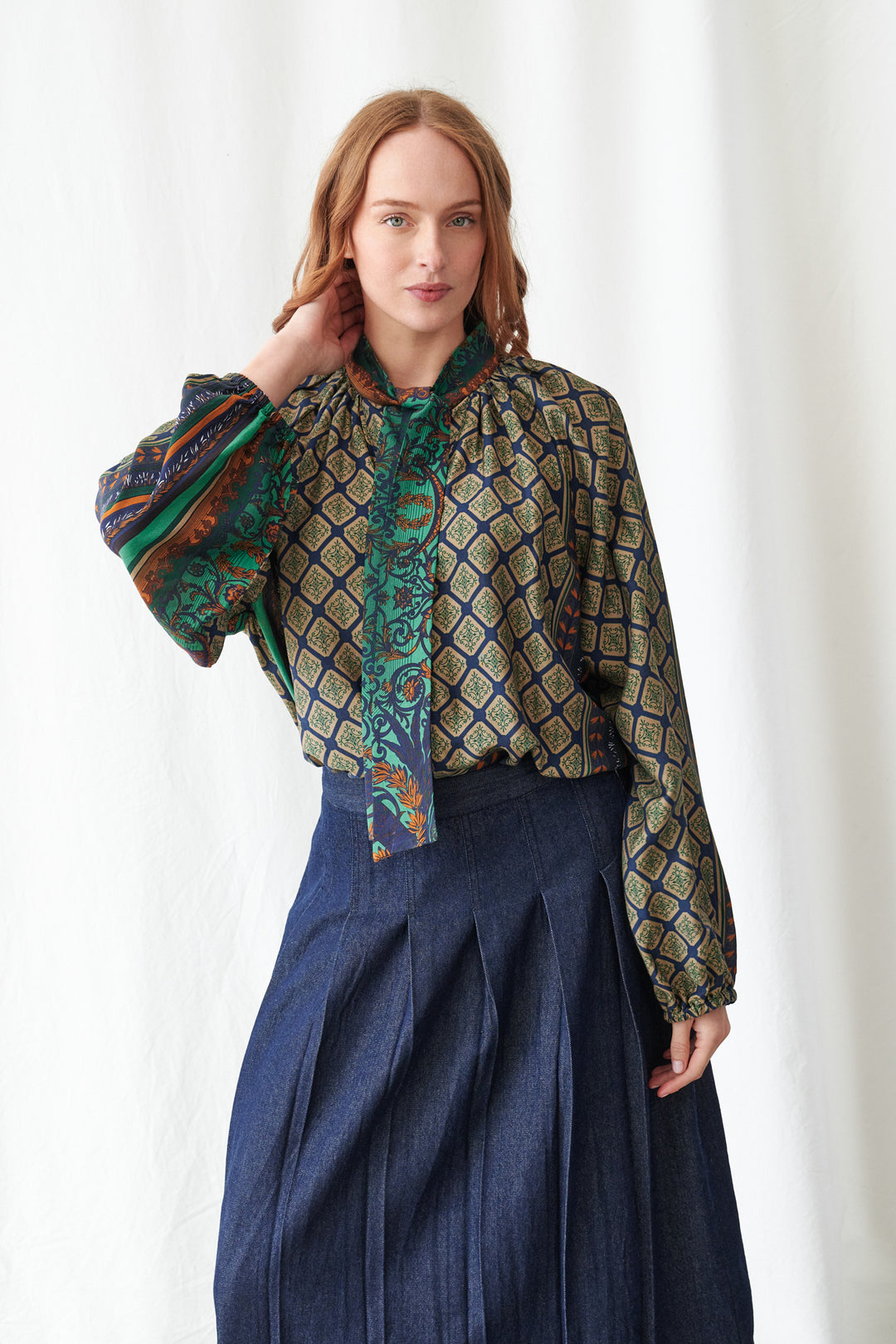 Amulet Emerald Pussybow Blouse