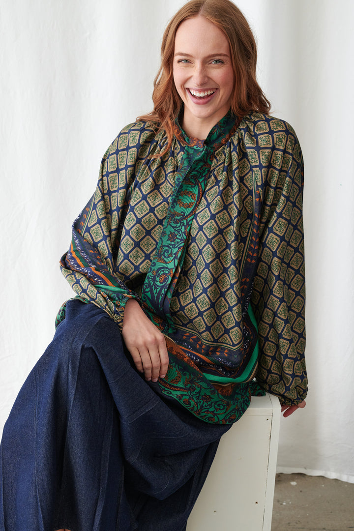 Amulet Emerald Pussybow Blouse