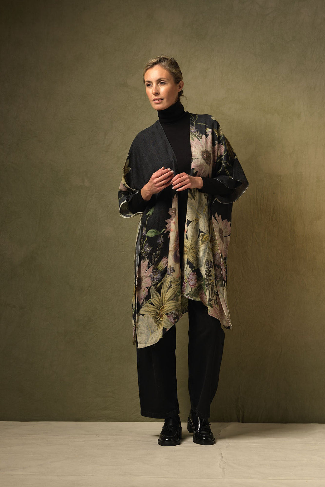 Daisy Black Wool Throwover - One Hundred Stars