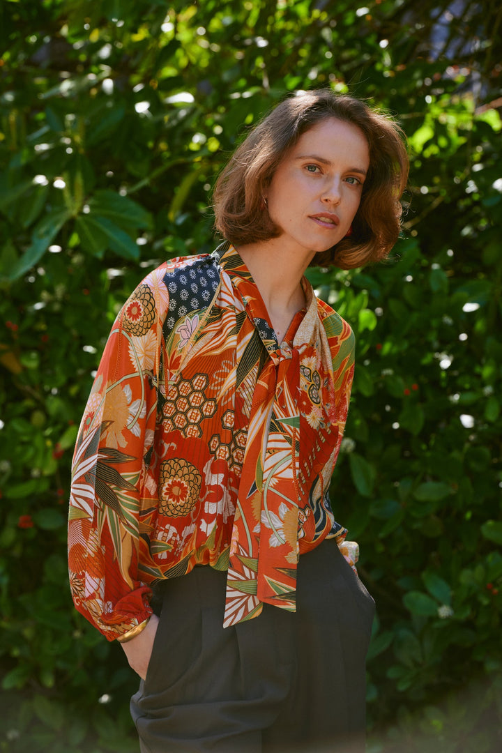Fans Scarlet PussyBow Blouse