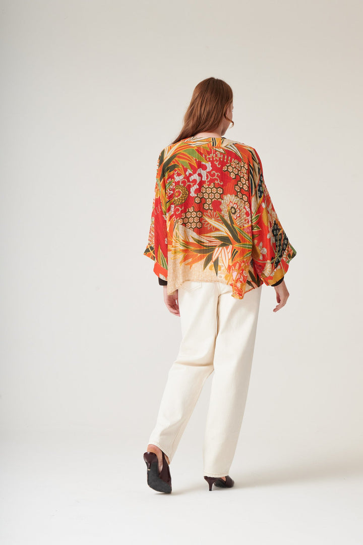 Fans Scarlet Kimono