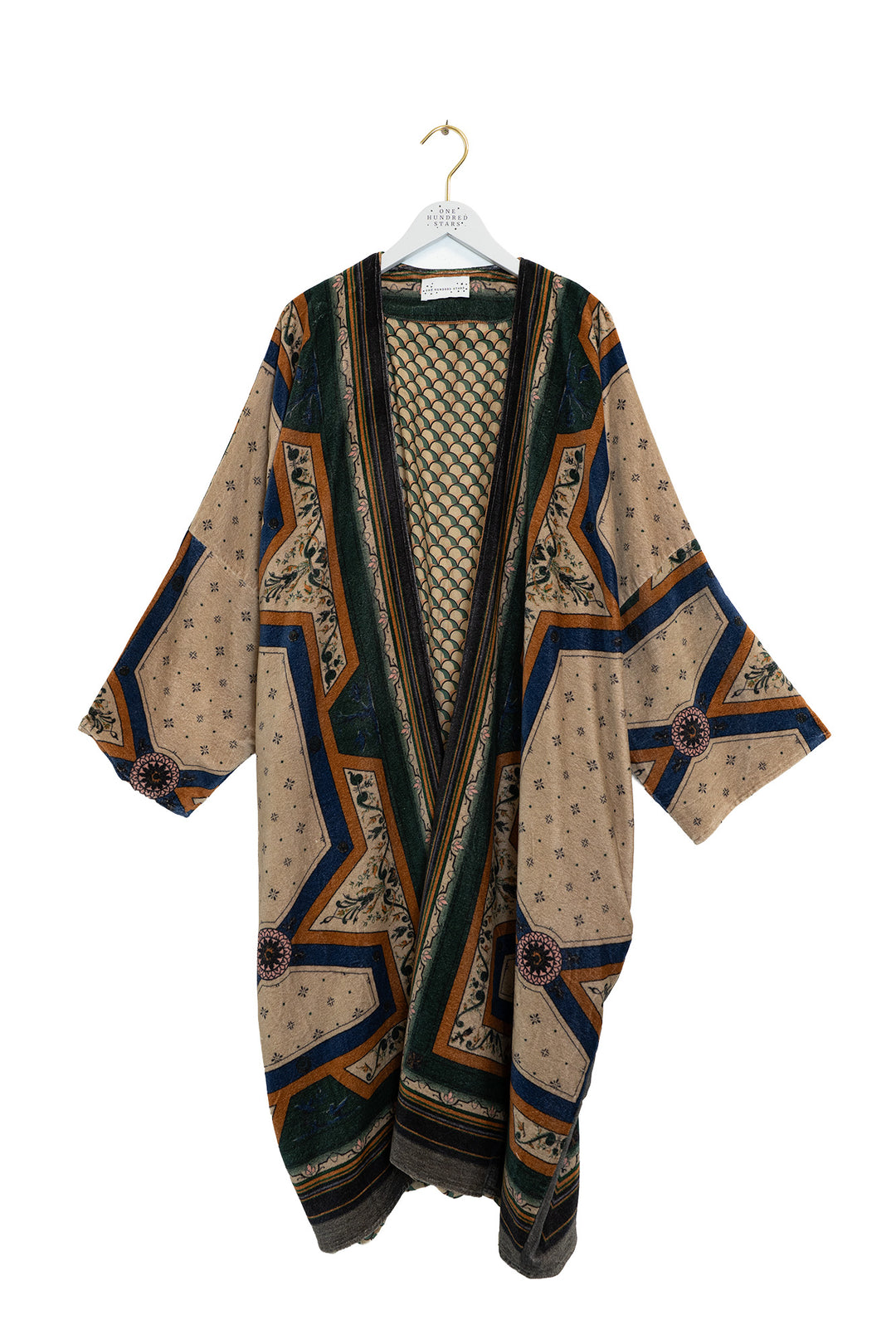 Fleur De Lys Sand Velvet Grande