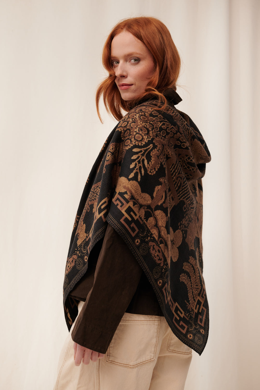 Giant Willow Black Square Wool Scarf