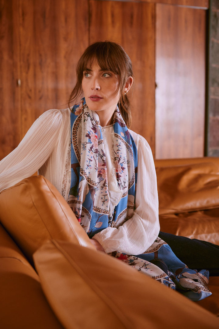 Magnolia Plates Blue Scarf