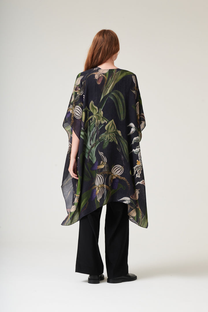 Orchid Black Wool Throwover