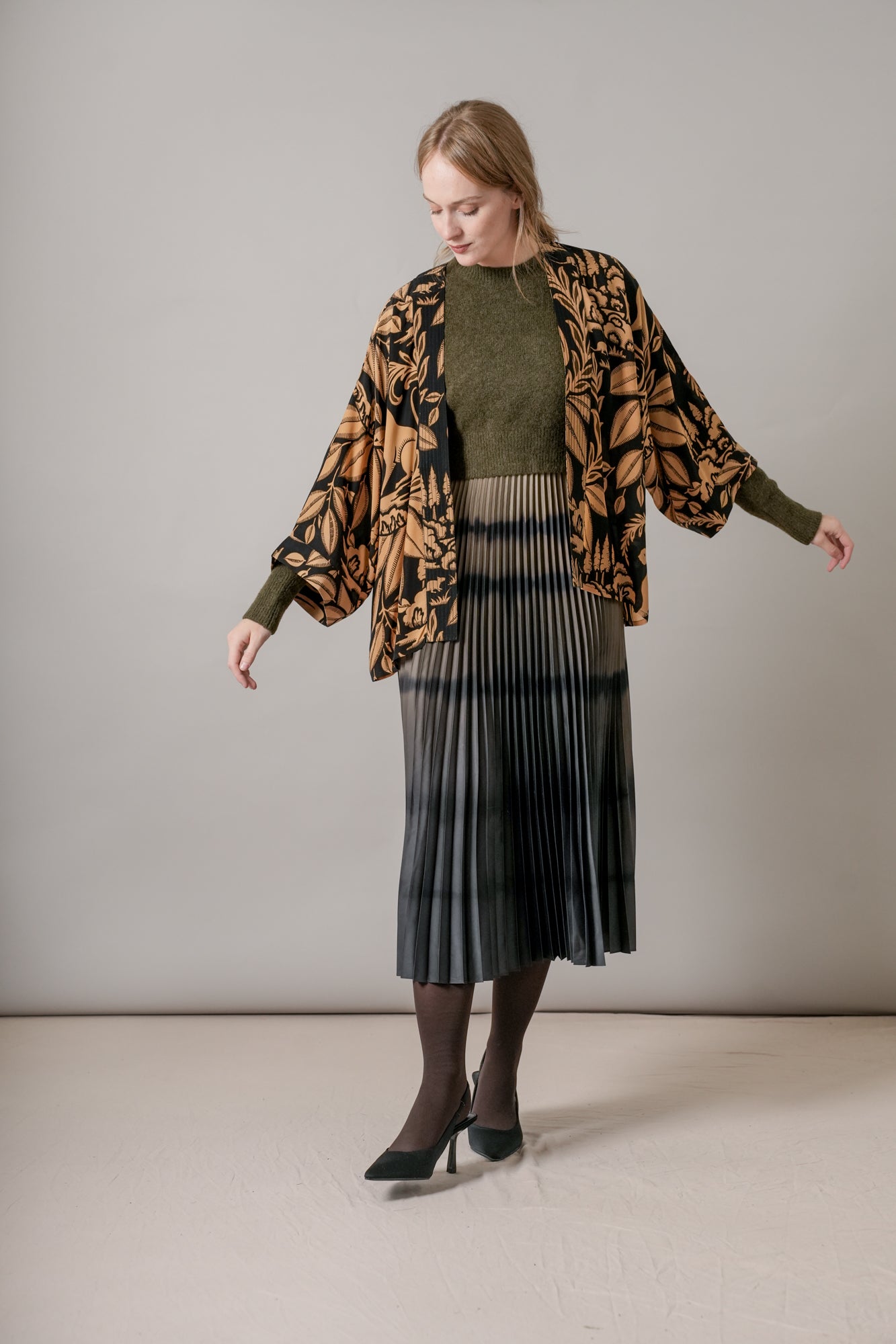 Short Kimonos – One Hundred Stars USA