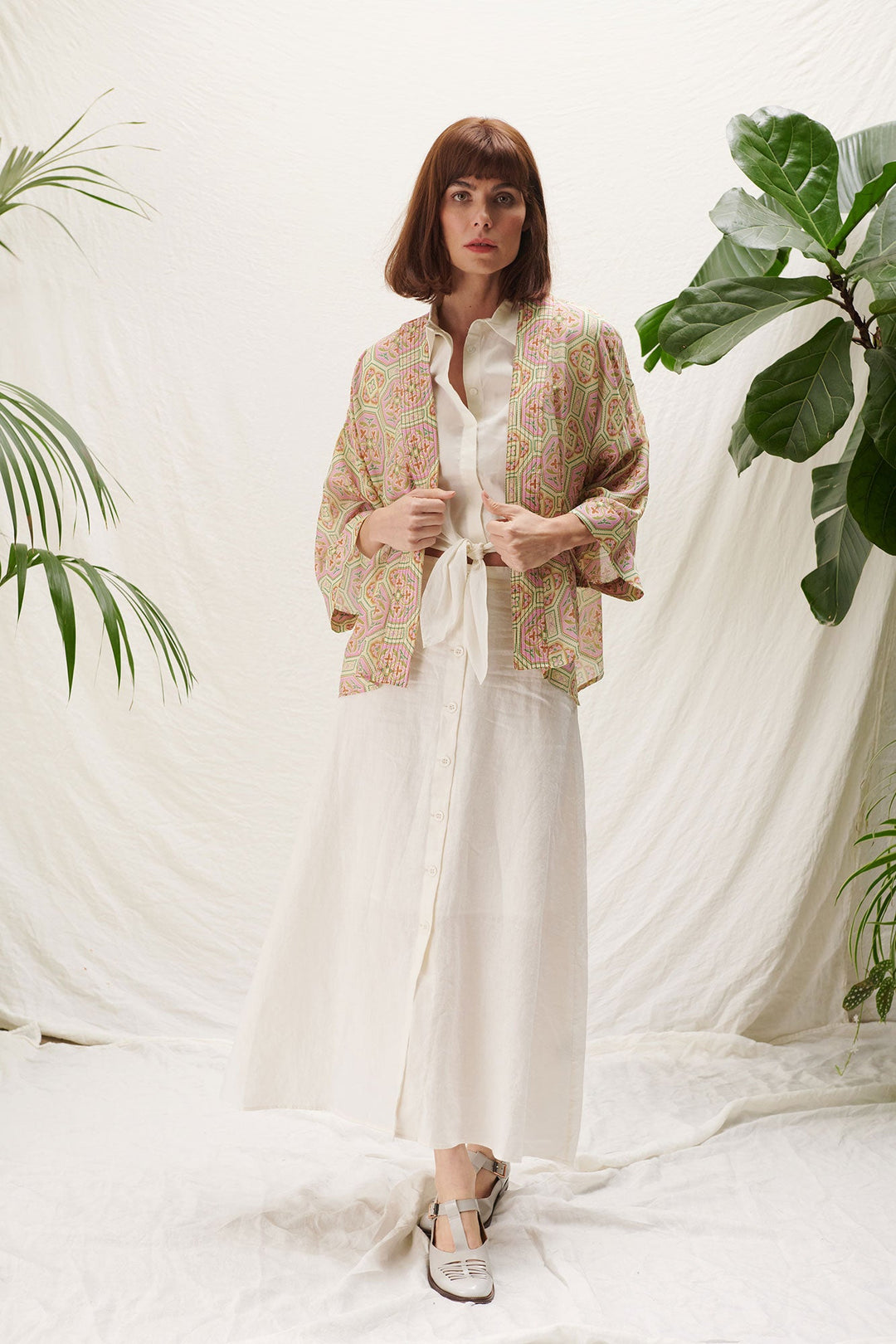 pretty pink geometric short kimono by one hundred stars