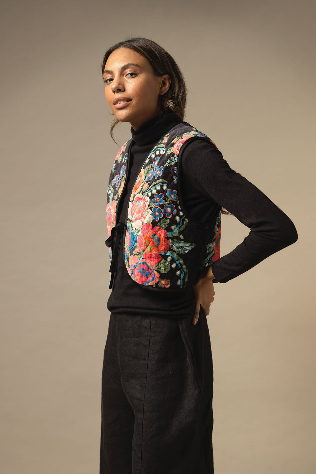 Woven Flower Black Gilet