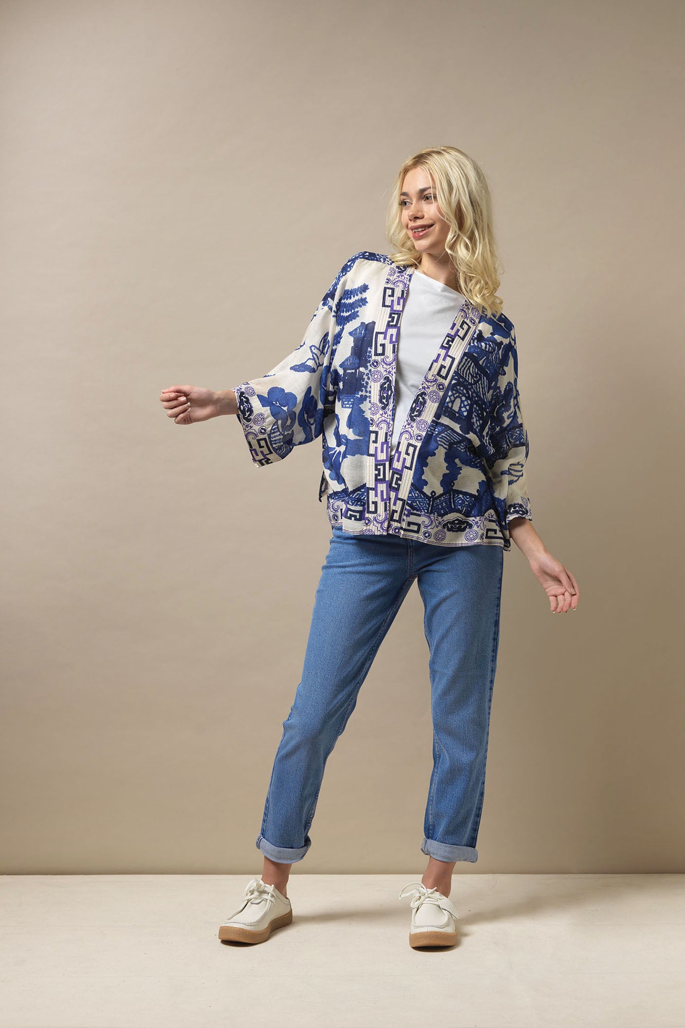 Short Kimonos – One Hundred Stars USA